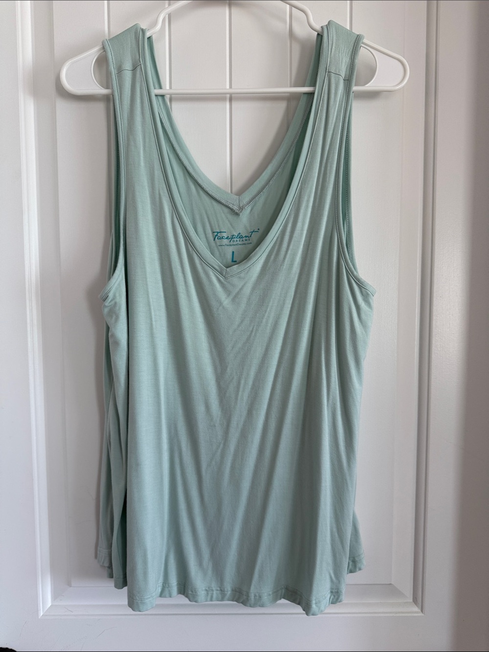 Relaxed V-Neck Tank Top in Mint Green